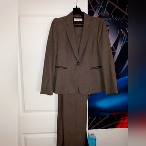 Tahari 2 piece suit